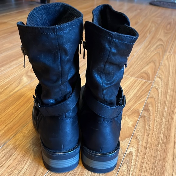 Carlos by Santana | Black
Sawyer Fashion boots | Size 7.5 - Picture 5 of 9